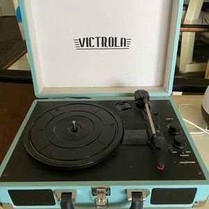 Victrola Record Player w/ Extra Needle
